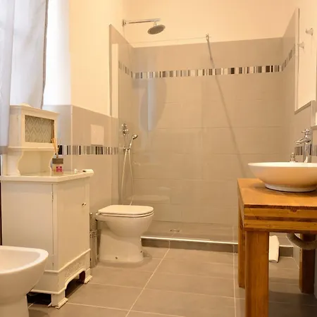 Residenza Degli Artisti - La Maison 4* Triëst