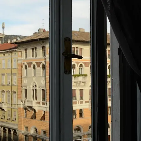 Residenza Degli Artisti - La Maison Trieste