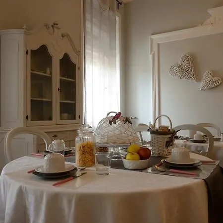 Residenza Degli Artisti - La Maison Gasthuis